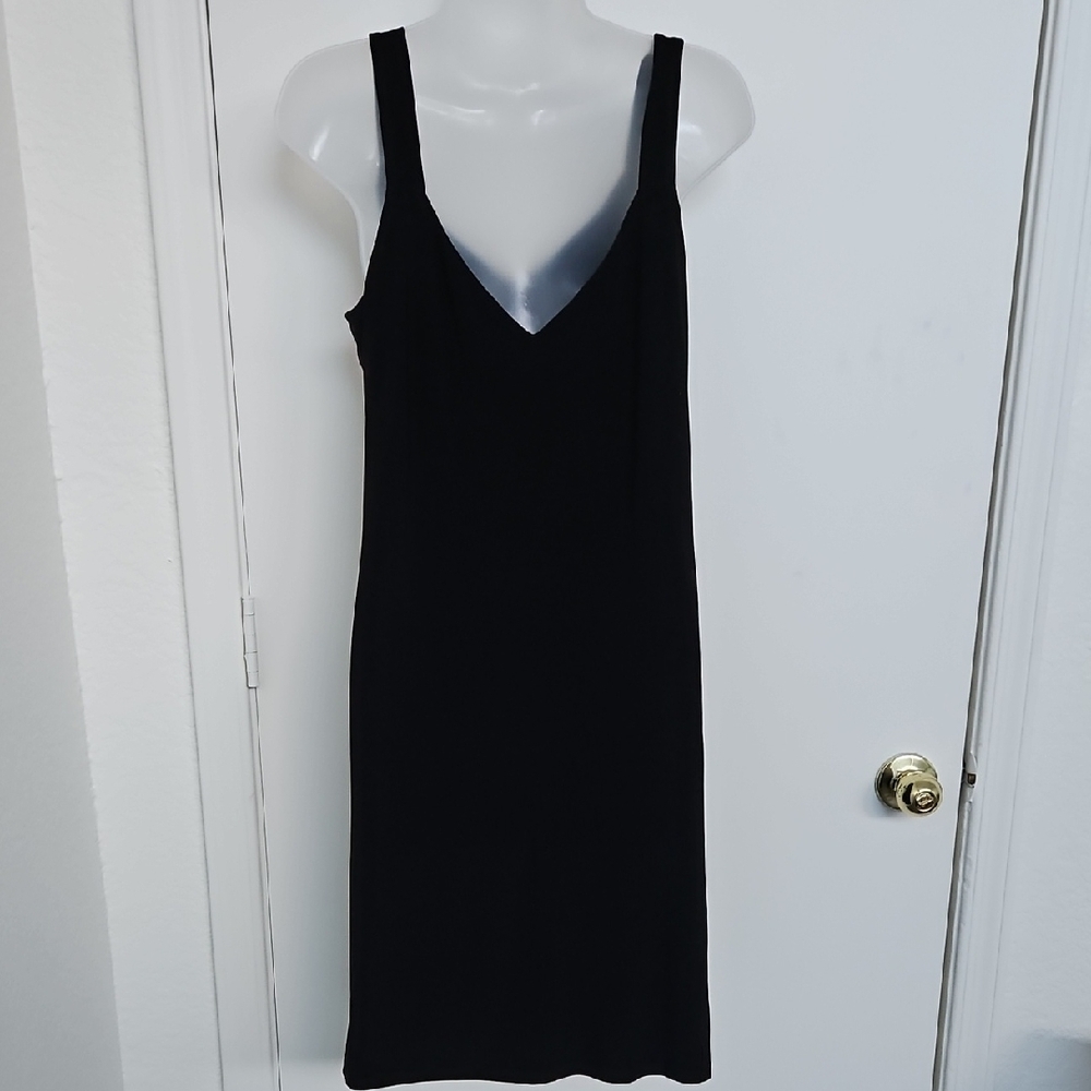 NWT White House Black Market Black and White Sheath Dress V-Neck Floral Detail - Picture 7 of 8